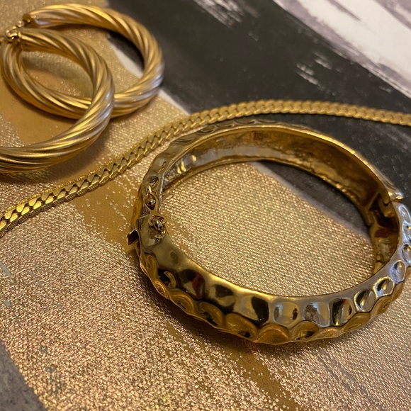 GL Thick Gold Bracelet - Picture 3 of 5